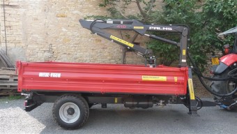 Vlek 3,5t s hydraulickou rukou